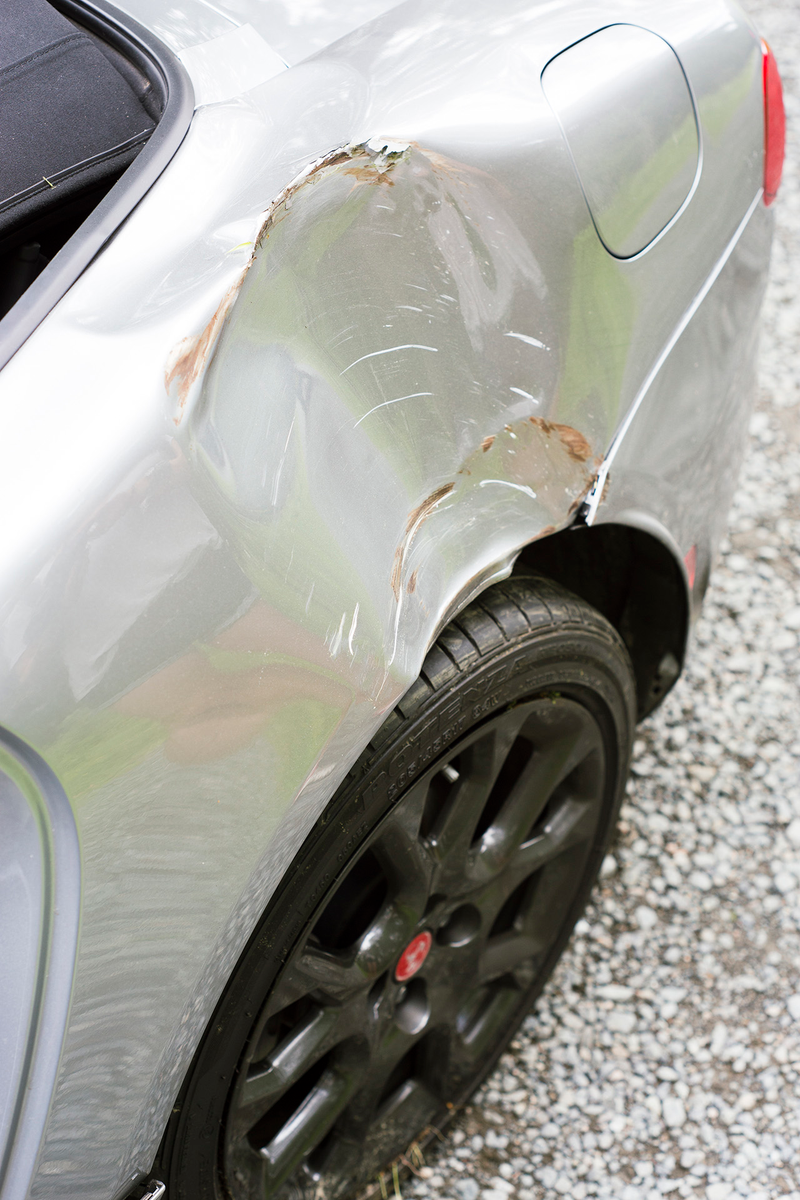 Illustration for article titled Three Lessons I Learned From Crashing The Fiat 124 Spider Abarth, Like An Asshole